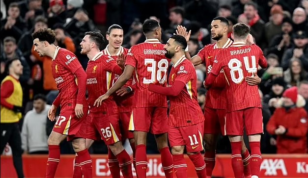 Tung ra 26 cú sút, Liverpool có màn ngược dòng 'hủy diệt' trước Tottenham ở bán kết cúp Liên đoàn Anh - Ảnh 1.