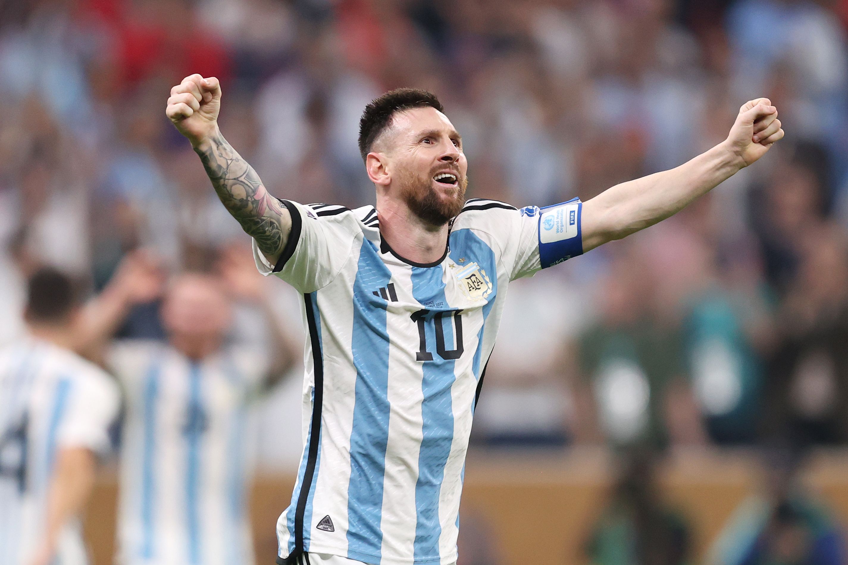 Messi ăn mừng bàn thắng ghi trong hiệp phụ của trận chung kết World Cúp 2022.