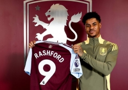 Rashford hết cửa trở về MU