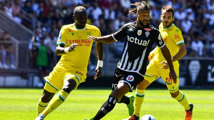 Soi kèo góc Nantes vs Brest, 1h00 ngày 8/2