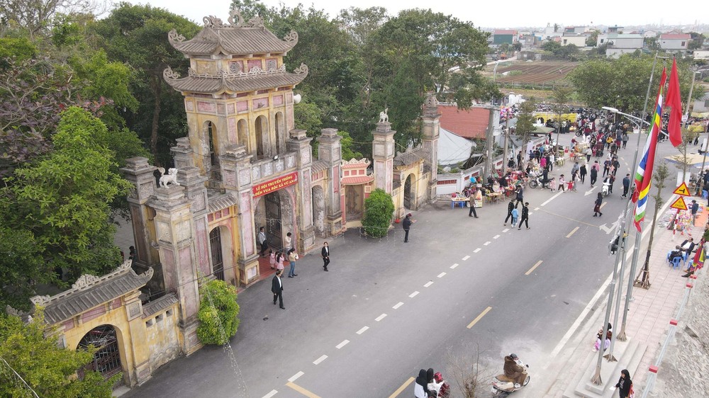 Đầu năm, các điểm du lịch tâm linh tại Thái Bình "hút" khách - Ảnh 2.